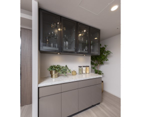 カウンター付背面食器棚